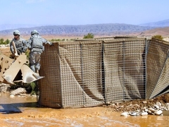 Cora seni Defensive Barrier atölyesine götürüyor. Bir atış.