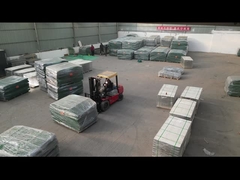 Savunma bariyeri konteynerlerle gönderiliyor.