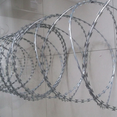 BTO-22 Galvanizli 90cm Bobin Diametresi Concertina Saç Telaş Dikenli Tel Koruma Duvarı