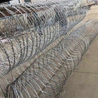Yüksek Kaliteli Acayip Dikenli Tel 0.5mm-5.0mm Dikenli Tel Galvanize Bto-12 Galvanize Acayip Dikenli Tel Koruma