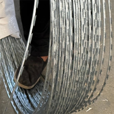 Galvanize Concertina Razor Wire Cross Coil Double Loops
