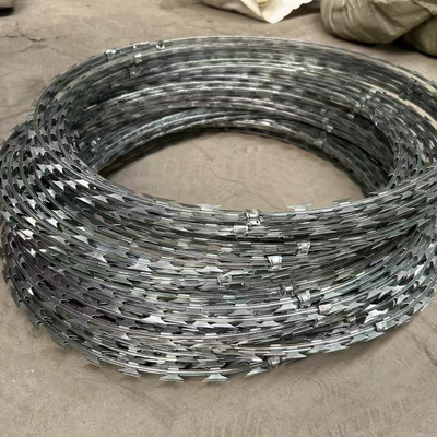 Galvanizli Blade Wire Razor Barbed Wire Mesh donanım malzemeleri