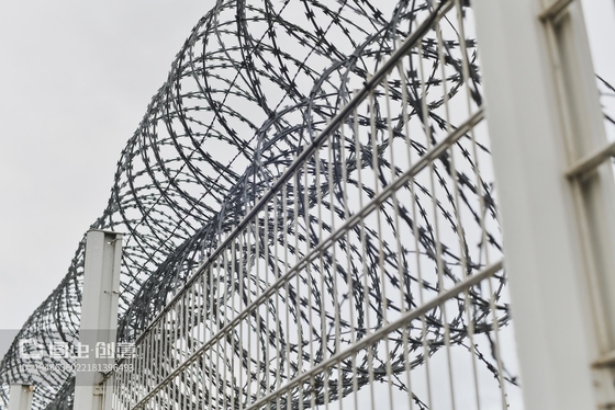 Galvanizli Blade Wire Razor Barbed Wire Mesh donanım malzemeleri