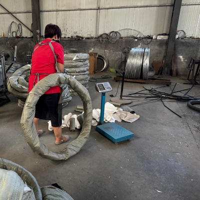 Sıcak daldırılmış galvanizli veya paslanmaz çelik 304 tırmanma karşıtı Concertina Tıraş Dikenli Tel