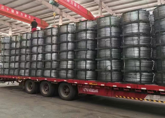 Plastik kaplı bıçak dikenli tel Güvenlik Çit için düz sarma tel