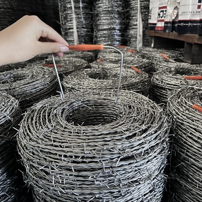 Sıcak Dip Galvanize Çit Yüksek Tensili Dikenli Tel 1.6Mm 300M