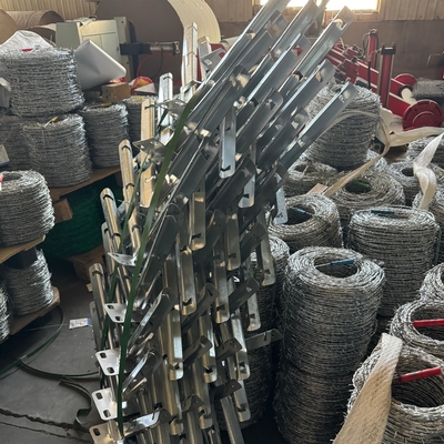 Fabrika sıcak batırılmış galvanizli dikenli tel için örgüt güvenlik çit 12.5 ölçüm 18 ölçüm PVC kaplı demir dikenli tel