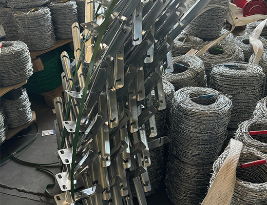 Sıcak daldırılmış galvanizli güvenlik dikenli tel Güvenli sınırlar için yüksek çaplı tel