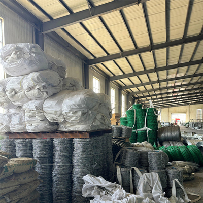 Galvanizli Güvenlik Koruması Dikenli İp PVC Kaplı Dikenli Tel Ağ Çit Depo Hızlı Teslimat