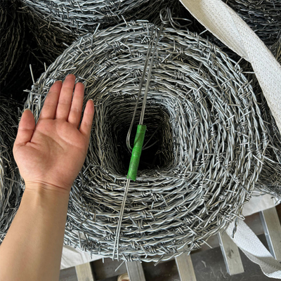 Geleneksel Galvanizli Dikenli Tel Bobini 400M 500M 50Kg Her Rulo Çelik Çit ve Koruma için 5mm Diameter