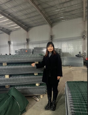 Mil 1 HESCO Savunma Askeri Kum Doldurulmuş Bariyer CE Sertifikalı Ağır Galvanizli kaynaklı kutu Duvar