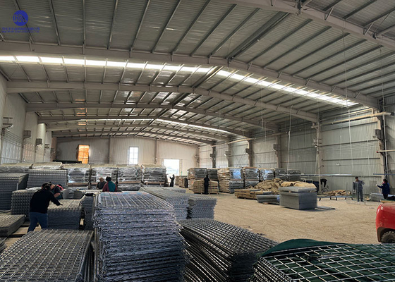 Güvenlik eskrim için sıcak daldırılmış galvanizli kaynaklı tel savunma bariyeri