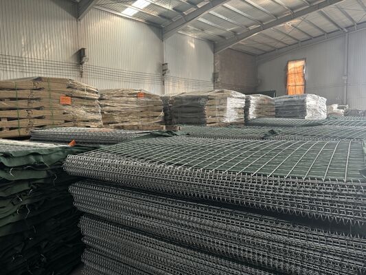 Galvanized Iron Wire Welded Mesh Gabion Defensive Barrier With Square Holes 4mm Wire Gauge Earth-Filled Perimeter Security