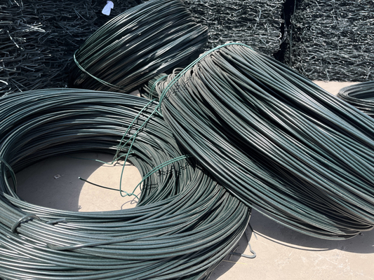 Siyah Dayanıklı 2.7mm Gabion Kutusu Çekim Gücü 380-400mpa Destek Duvarı