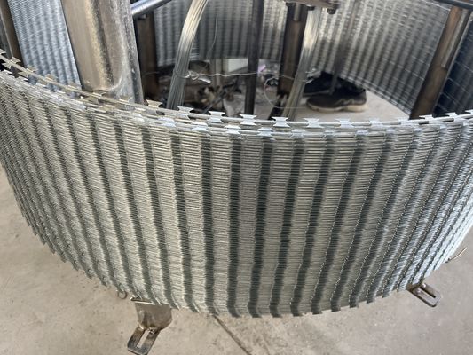 Galvanizli Dikenli Demir Tel Zincir Bağlantı Çit Üst Dikenli Tel Hırsızlık Önleyici Dikenli Tel Koruma Ağı