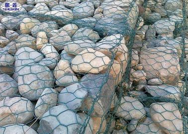 Siyah Yüksek Çekme Mukavemeti Gabion Yatak Örgü Boyutu 60mm X 80mm 100mm X 120mm