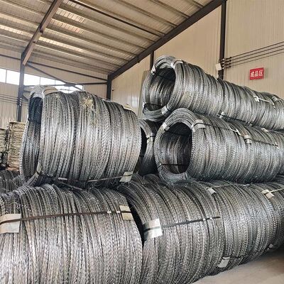 Sıcak Daldırma Galvanizli Bıçak Dikenli Tel Jiletli Tel Çiftlik Güvenliği Tırmanma Önleyici