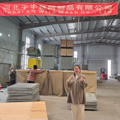 Güçlü savunma bariyeri, sel kontrolü için tasarlanmıştır. Askeri savunma ve otel koruması için dayanıklı malzemeler ve korozyona karşı dayanıklı bitkilerle.