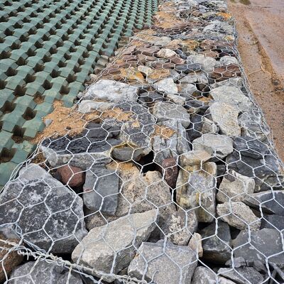 Ömür 20-30 Yıl Gabion Sepeti Tel Çapı 2.7mm Dayanıklı Tel Örgü Kafes Yamaç Stabilizasyonu, Sel Kontrolü ve Peyzaj Düzenlemesi İçin Mükemmel